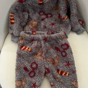 Harry Potter Plush Sherpa Sweatshirt/pants with Gray, Red & Tan Accent Pattern